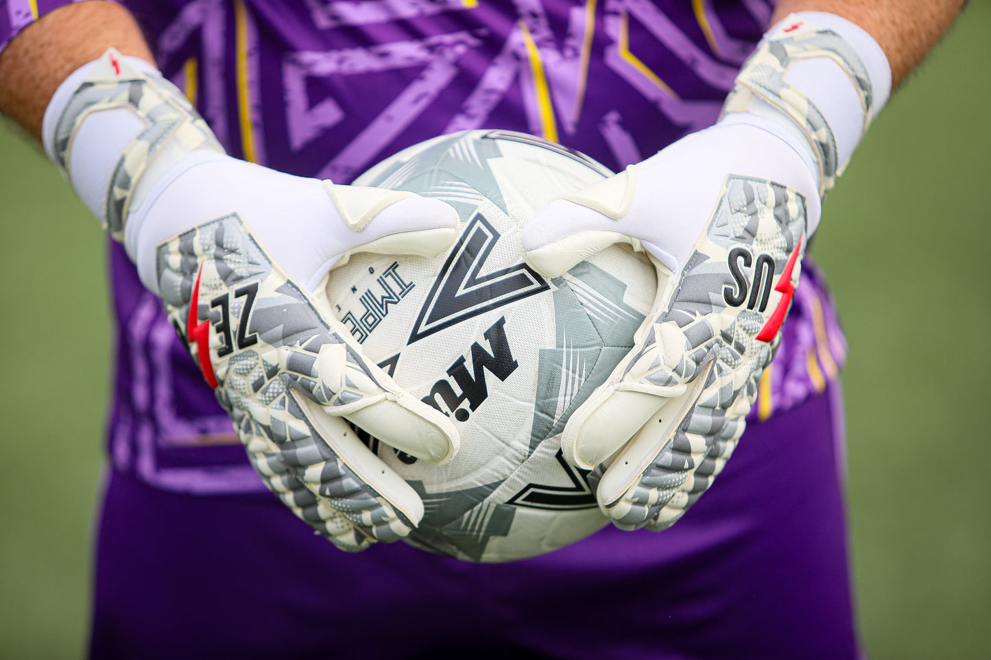 Zelus Flash Gloves (OG)